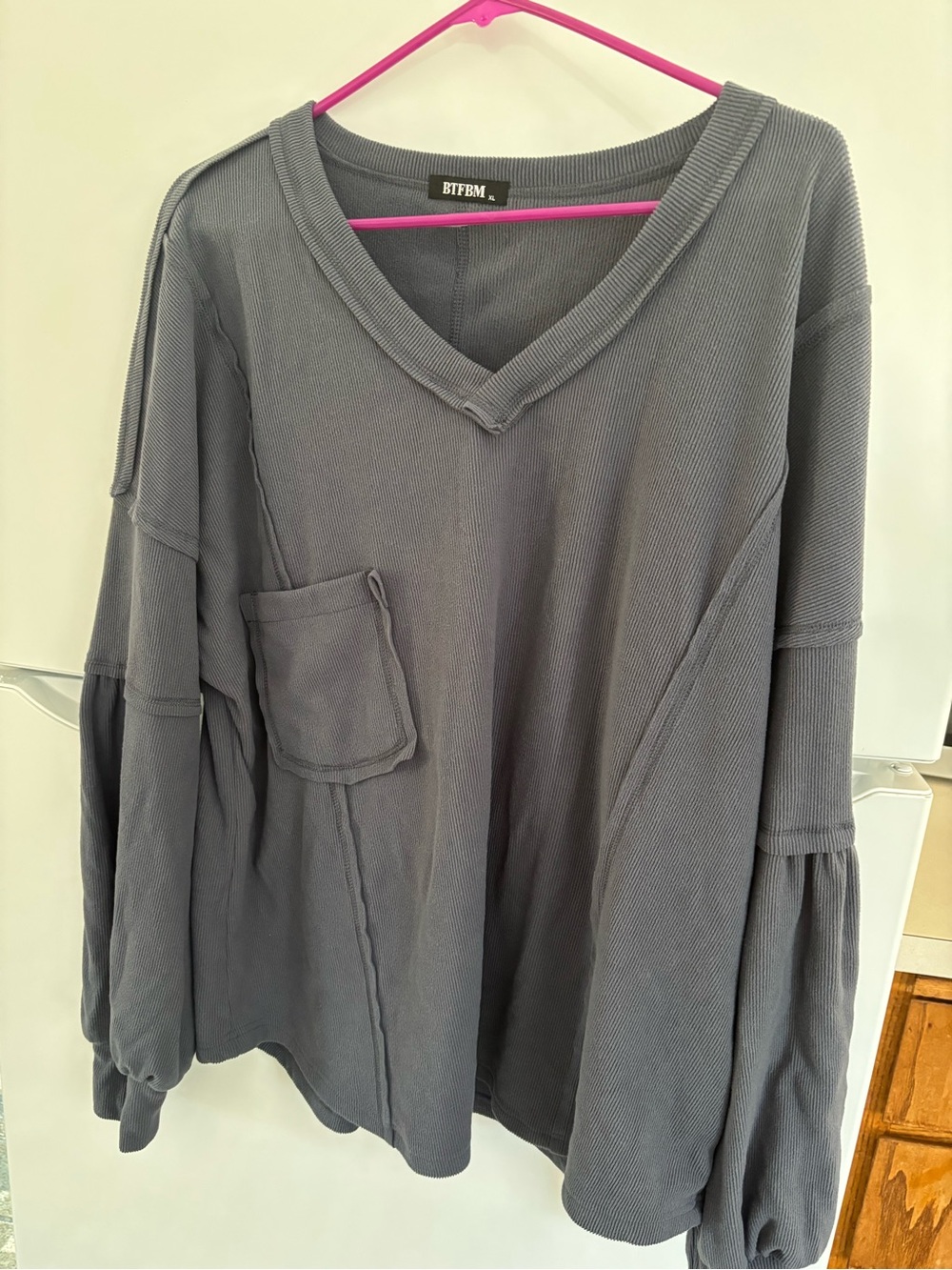 Women's BTFBM Gray V-Neck Balloon Sleeve Top
